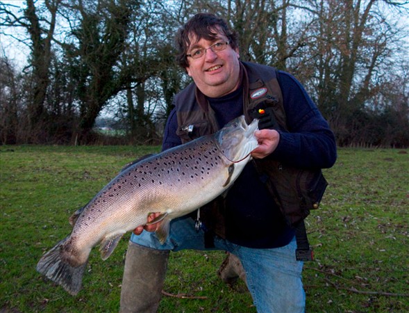 Lechlade and Bushyleaze Trout Fisheries - Trout Fishing, Fly